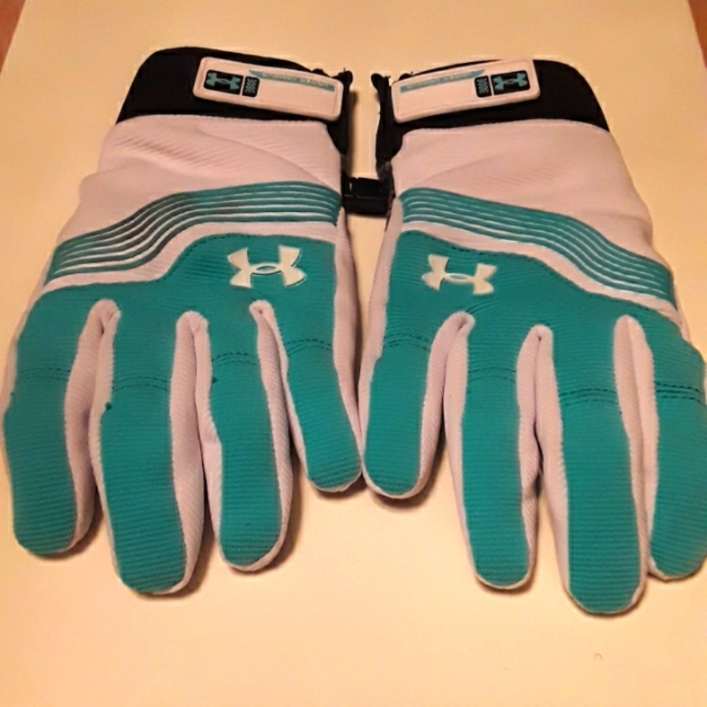 Under Armour Winter Gloves Teal and White see description